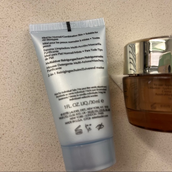 Estée Lauder Super Deluxe Sample Set - Picture 7 of 11